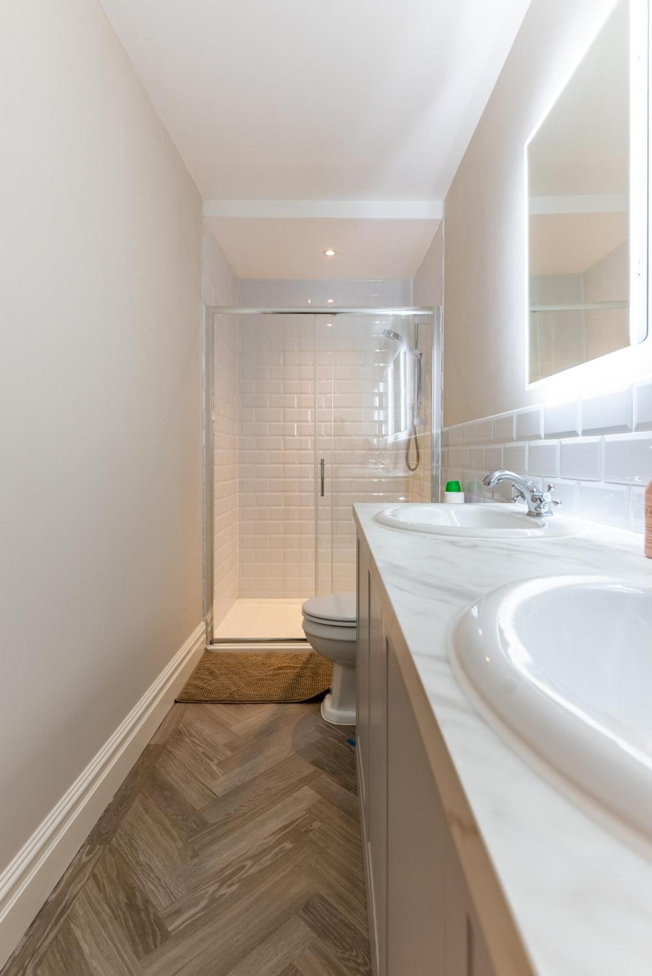 Brand New Riverside Apartment *